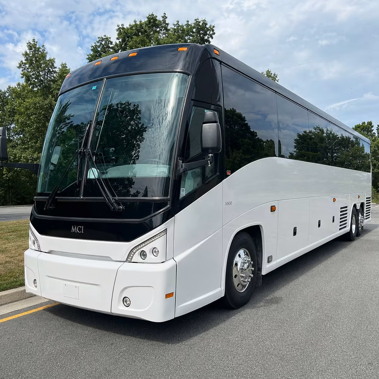 multi day bus rentals for minneapolis groups headed across the region